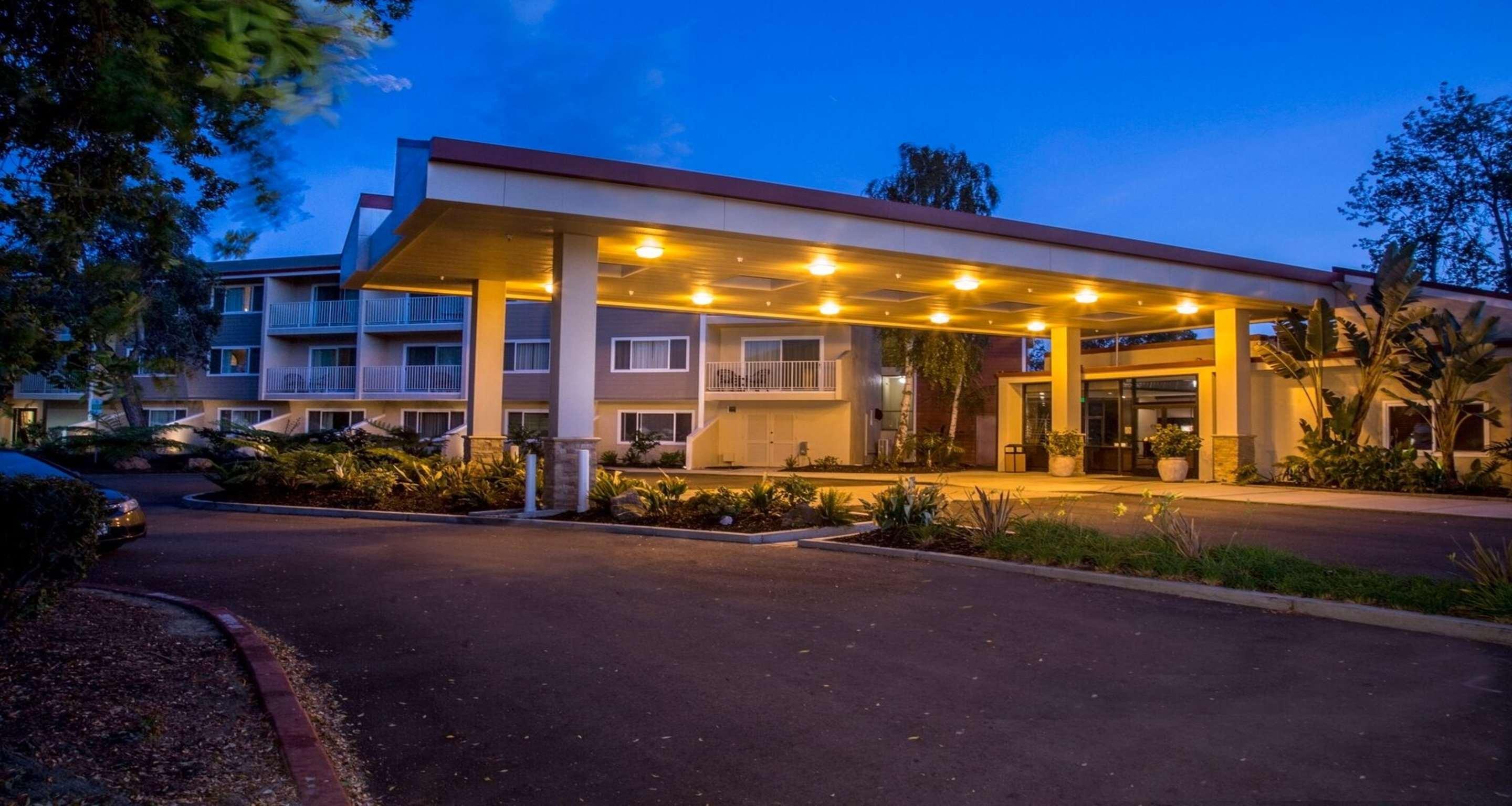 Best Western Plus Garden Court Inn Fremont Buitenkant foto